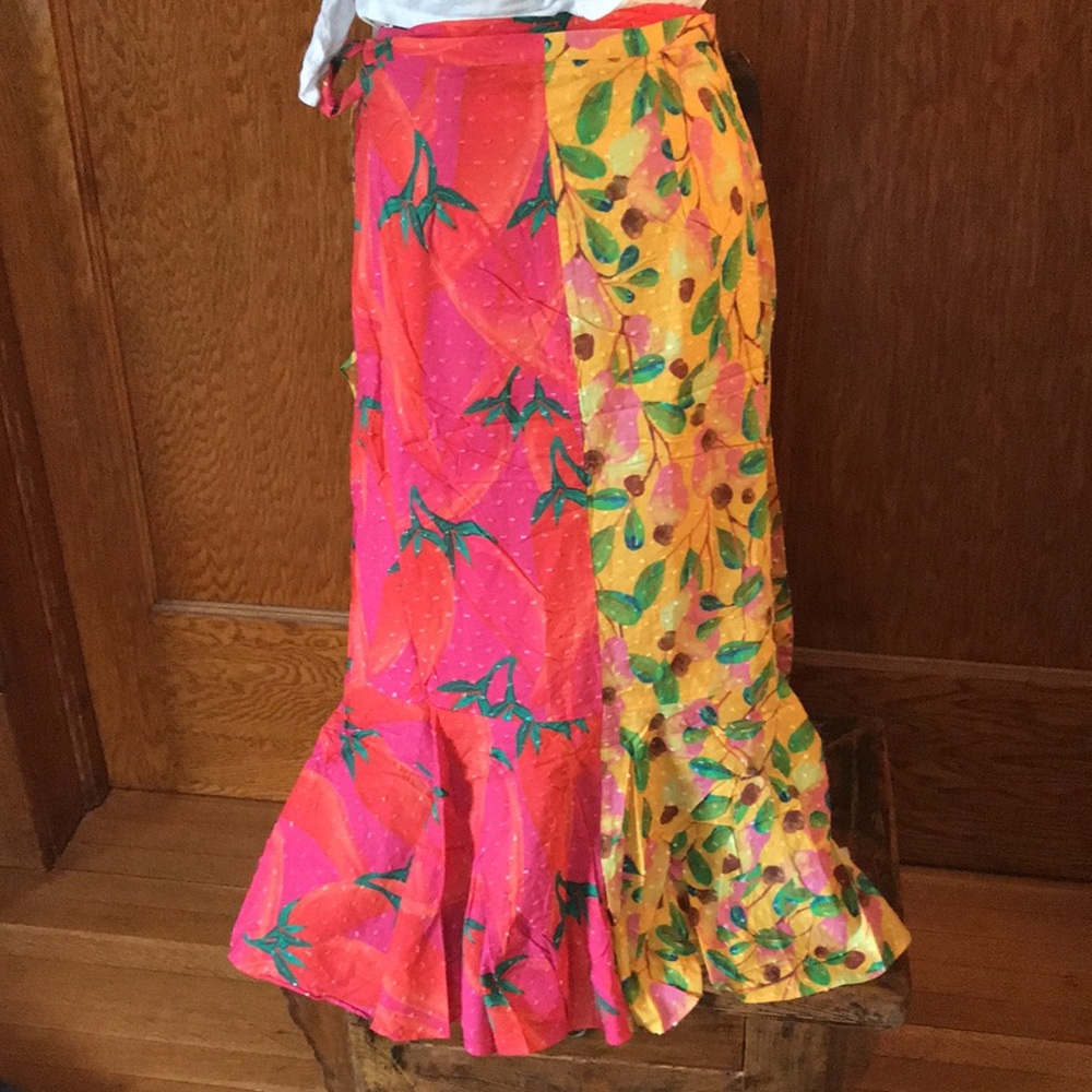 Farm Rio Garden Mix Wrap Skirt Floral Sizes L NWT - Picture 10 of 12